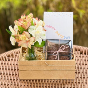 Cesta com Flores e Brigadeiro Aniversário