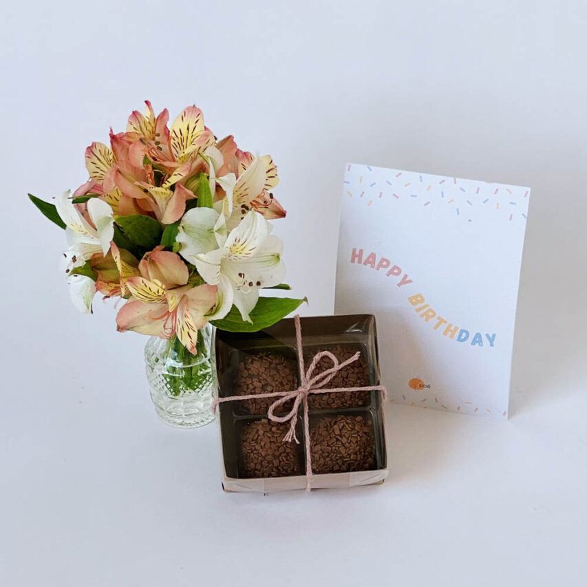 Cesta com Flores e Brigadeiro Aniversário - Image 3