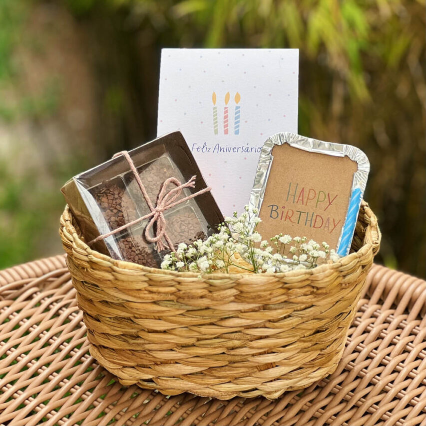 Cesta de Aniversário Brownie e Brigadeiro Poê Cestas