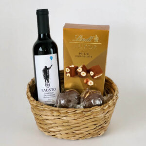 Cesta com Vinho e Chocolates Luxo