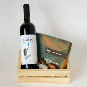 Kit com Vinho e Chocolates Premium