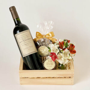 Kit Premium com Vinho Chocolates e Flores