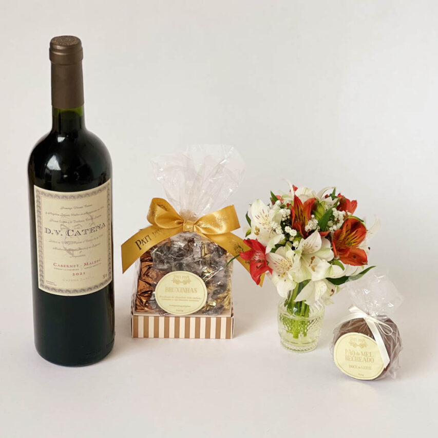 Kit Premium com Vinho Chocolates e Flores