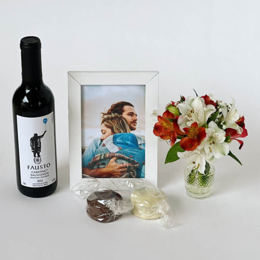 Kit Presente com Vinho e Porta-Retrato