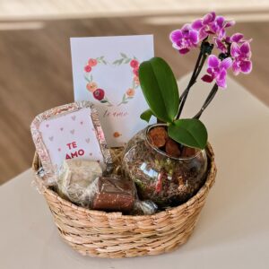 Presente com Orquídea e Chocolates Dia dos Namorados