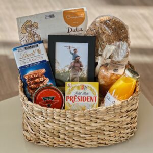 Cesta de Café da Manhã com Foto e Lindt