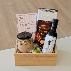 Presente com Mini Vinho e Chocolates Dia dos Namorados