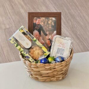 Cesta Dia dos Avós com Foto e Chocolates