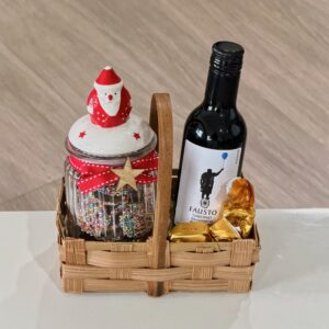 Presente de Natal com Mini Vinho e Chocolate Dragê