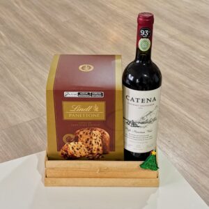 Cesta Fim de Ano com Panettone Lindt e Vinho Tinto