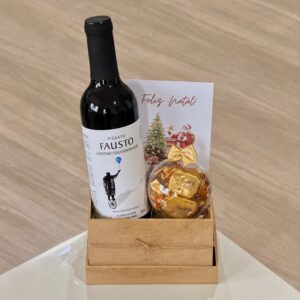 Kit de Natal com Vinho e Nuxor Lindt
